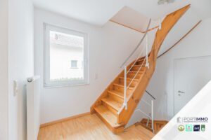 Treppenhaus EG zu OG