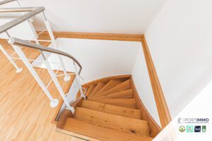 Treppenhaus OG zu EG