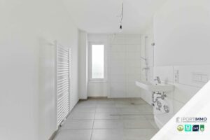 Badezimmer mit Waschmaschinenanschluss