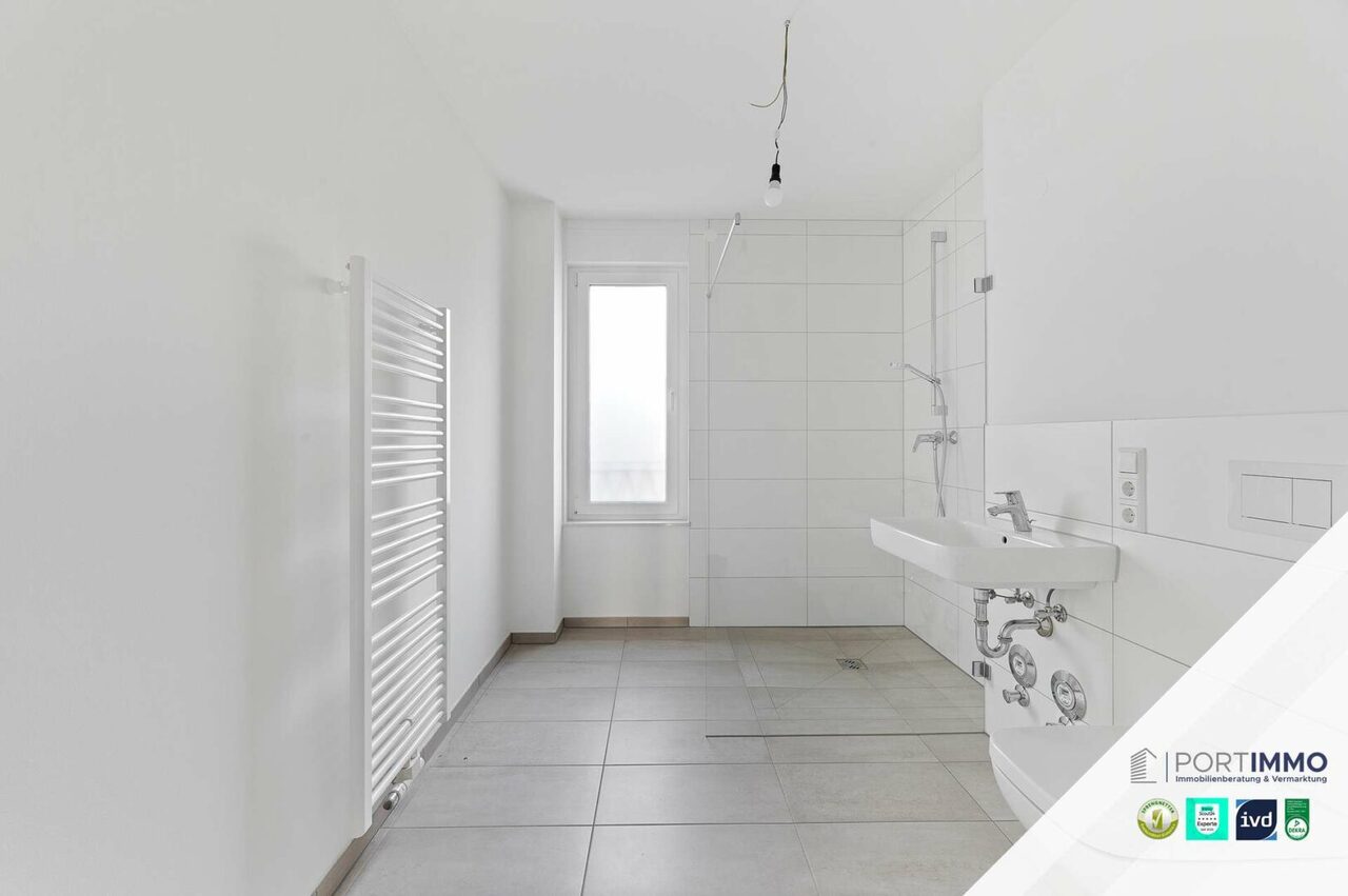 Badezimmer mit Waschmaschinenanschluss