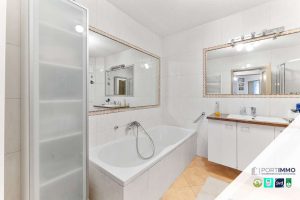 Badezimmer EG